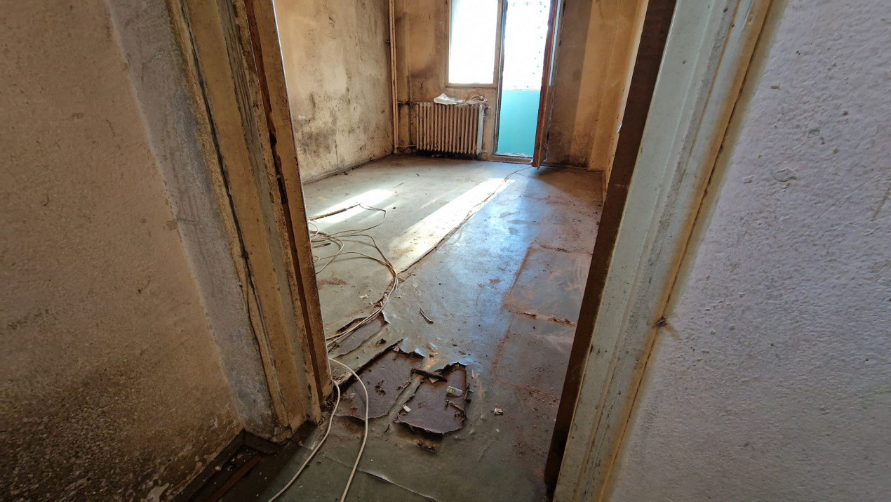 Apartament 2 camere  pentru renovare