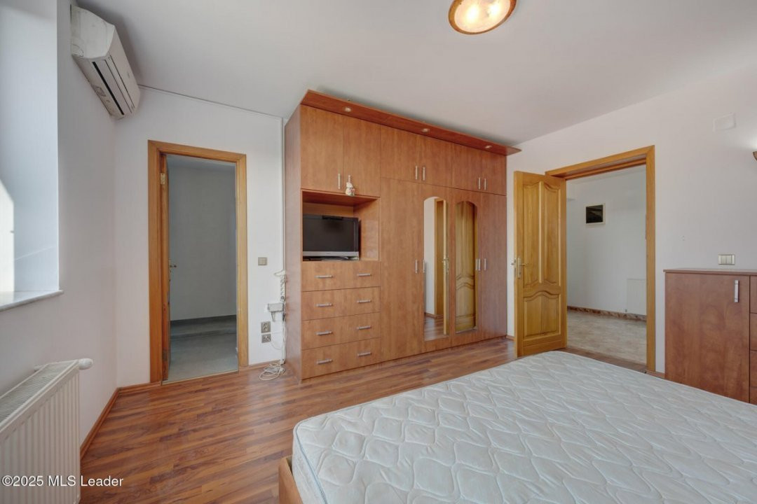 Voluntari, Revolutiei, Vila 2006, 560 mp, teren 1120mp