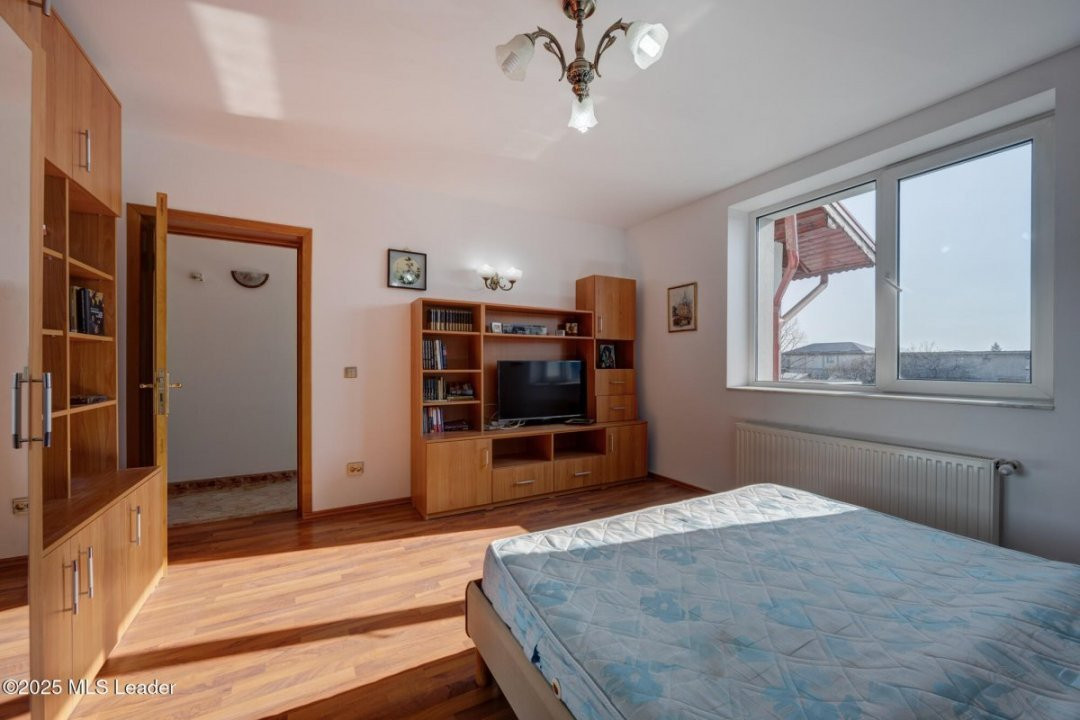 Voluntari, Revolutiei, Vila 2006, 560 mp, teren 1120mp