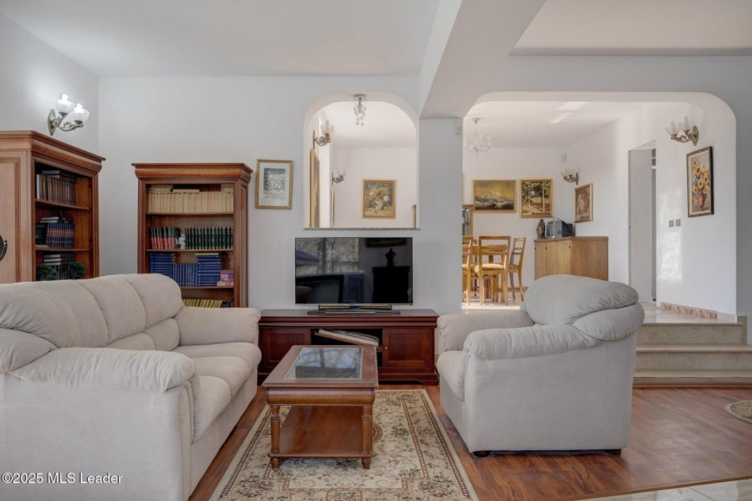 Voluntari, Revolutiei, Vila 2006, 560 mp, teren 1120mp