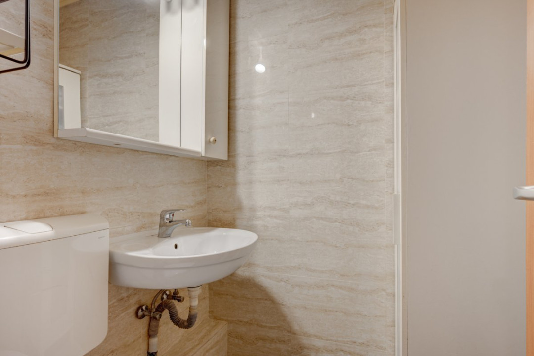 Nerva Traian - decomandat - centrală termica - bloc reabilitat 