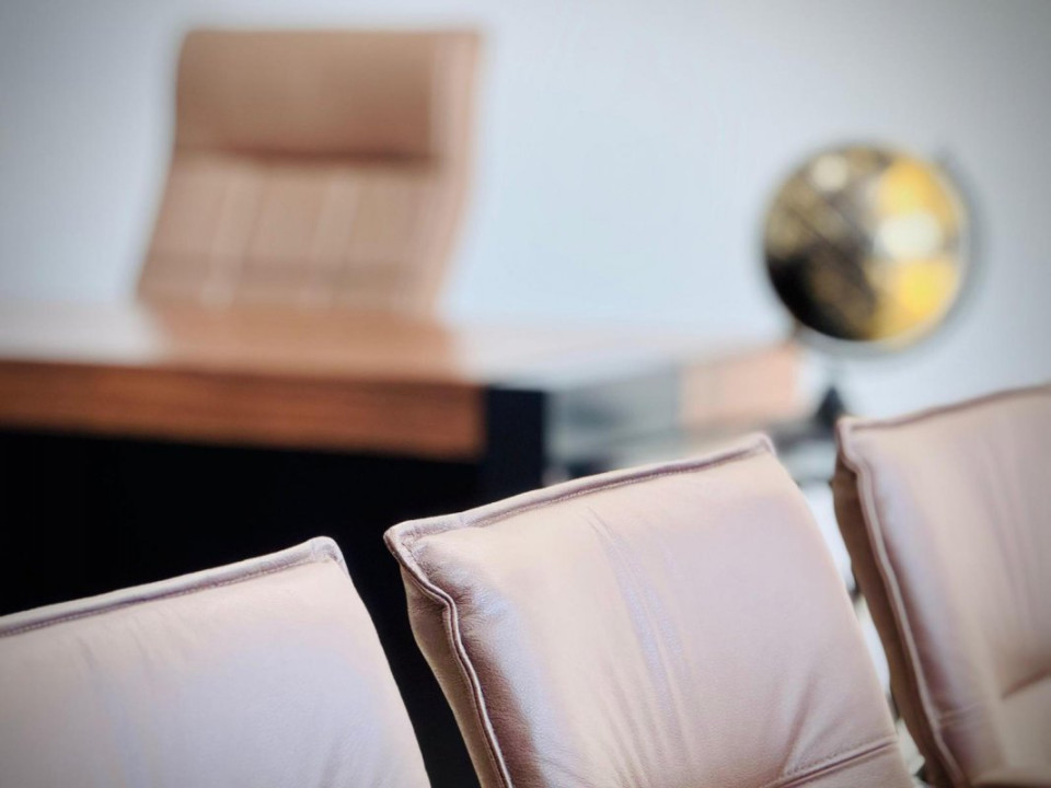 Hală + sediu firmă (locuință de serviciu) + teren de vânzare în Balotești, Ilfov