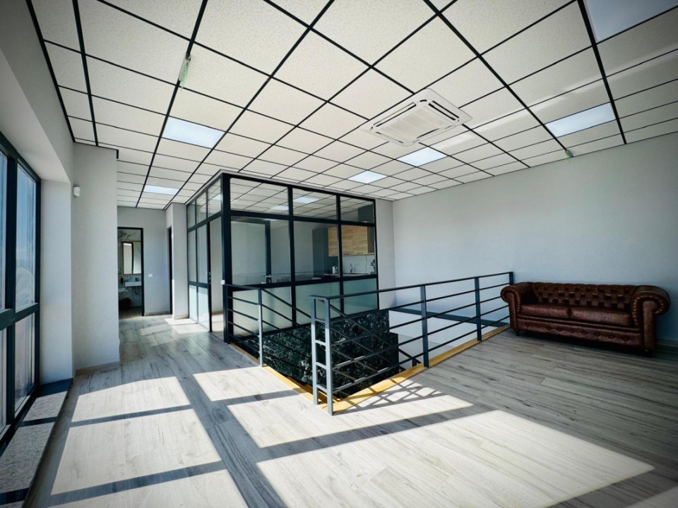 Hală + sediu firmă (locuință de serviciu) + teren de vânzare în Balotești, Ilfov