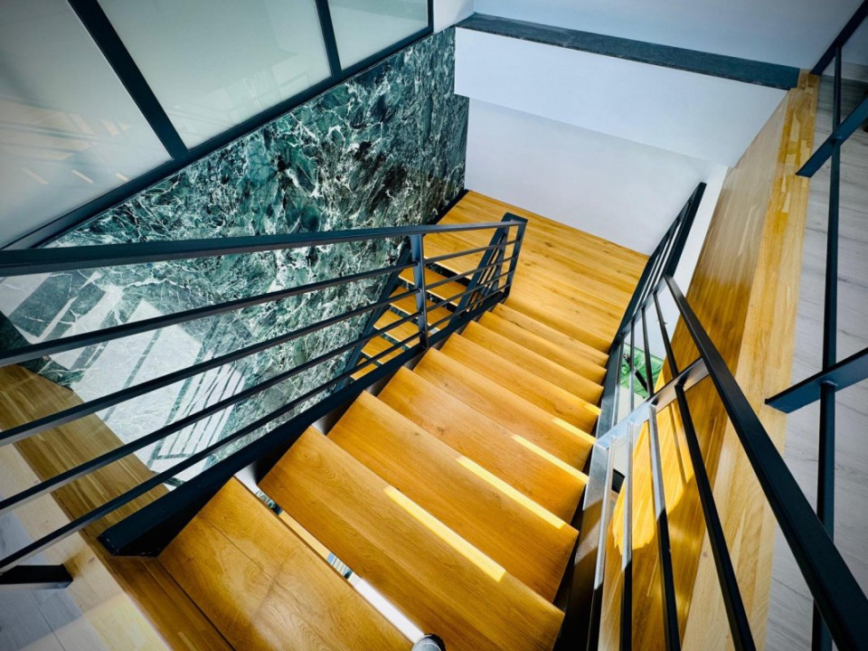 Hală + sediu firmă (locuință de serviciu) + teren de vânzare în Balotești, Ilfov