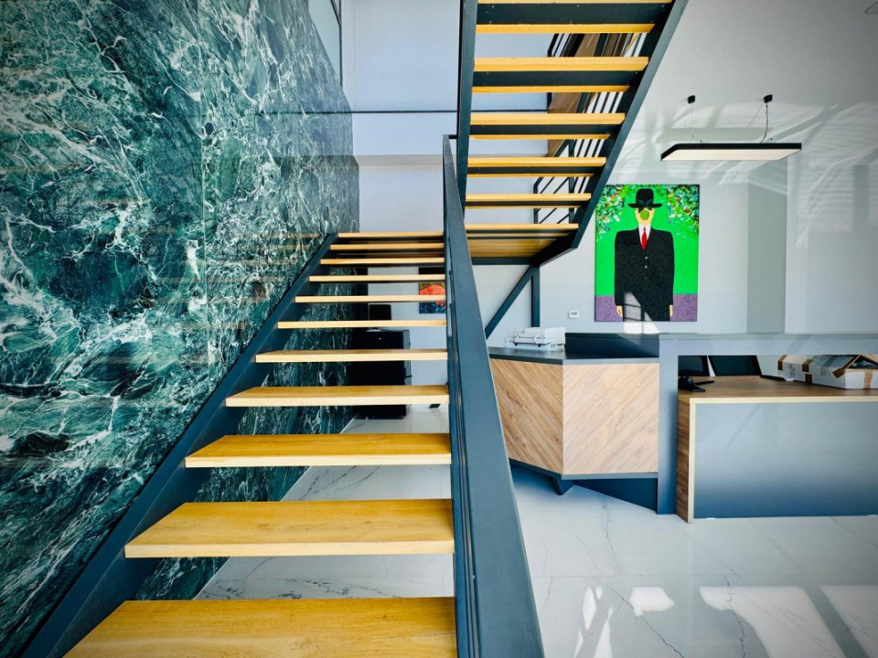 Hală + sediu firmă (locuință de serviciu) + teren de vânzare în Balotești, Ilfov