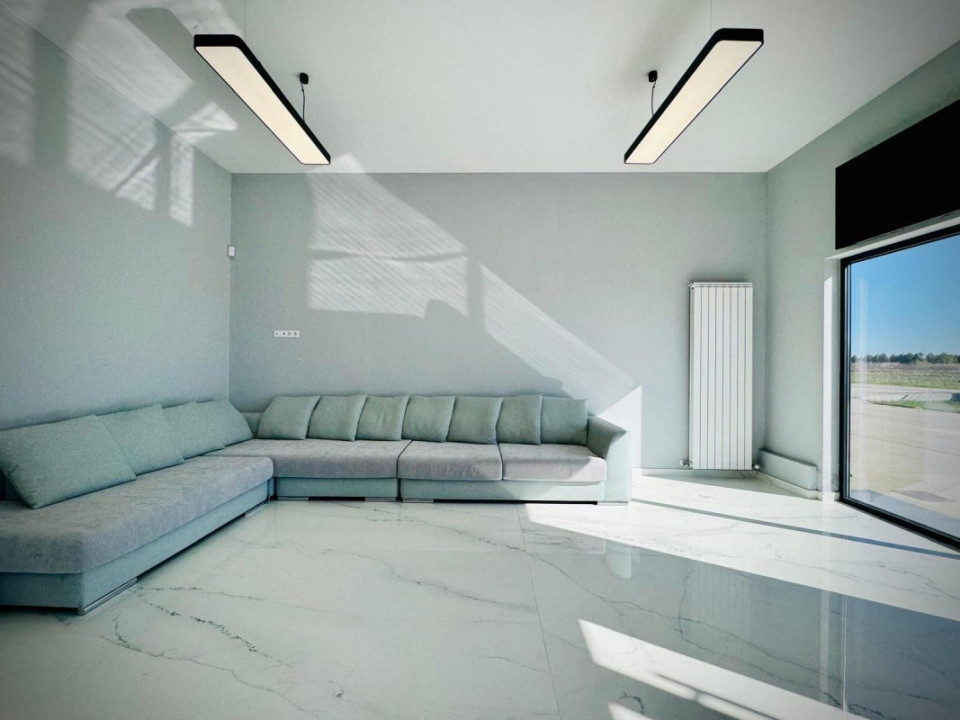 Hală + sediu firmă (locuință de serviciu) + teren de vânzare în Balotești, Ilfov