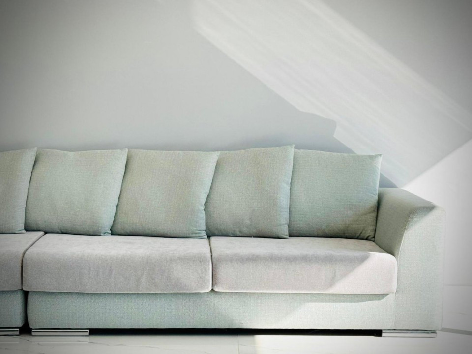 Hală + sediu firmă (locuință de serviciu) + teren de vânzare în Balotești, Ilfov