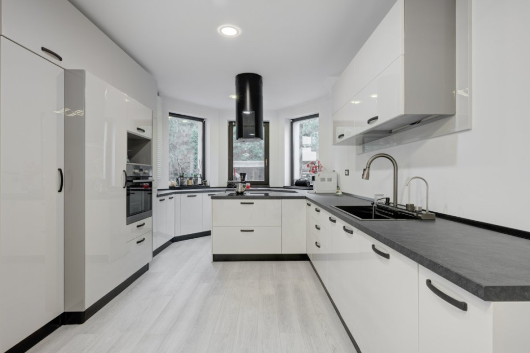 Drumul Taberei - Prelungirea Ghencea - str Maracineni  - Vilă cu piscină 