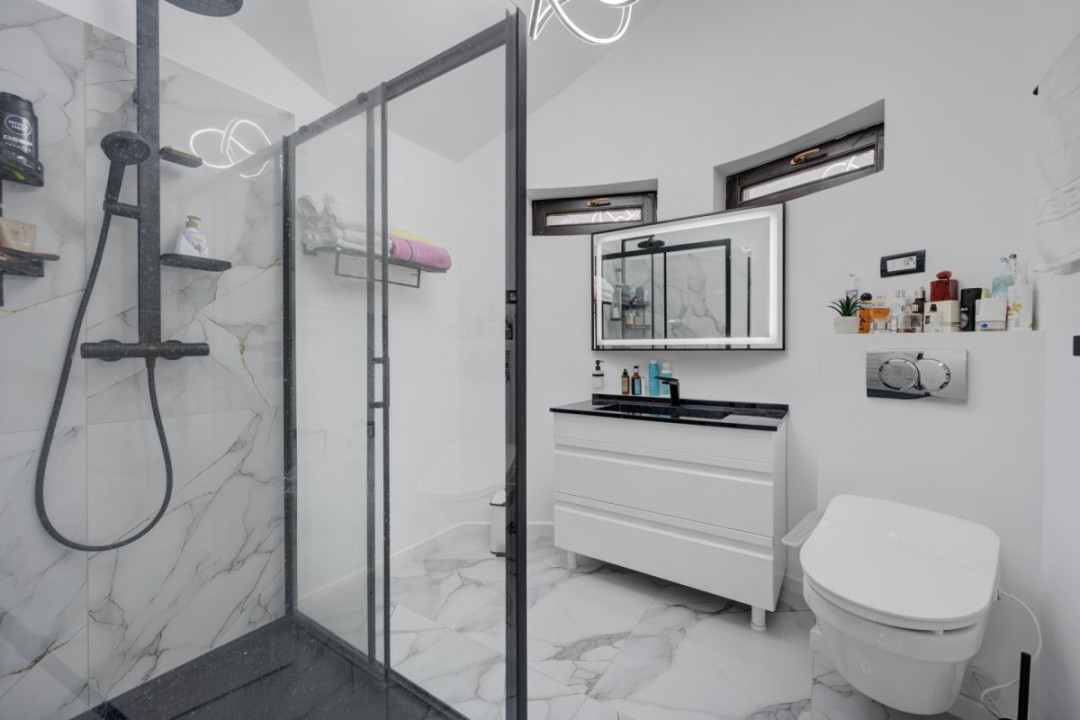 Drumul Taberei - Prelungirea Ghencea - str Maracineni  - Vilă cu piscină 