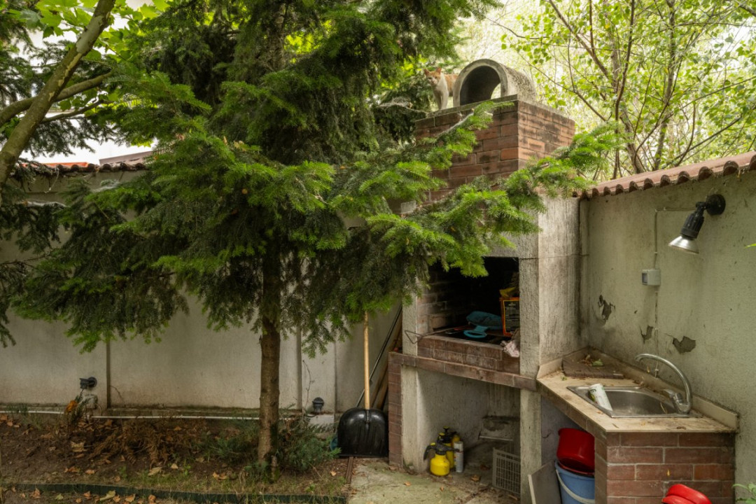 Drumul Taberei - Prelungirea Ghencea - str Maracineni  - Vilă cu piscină 