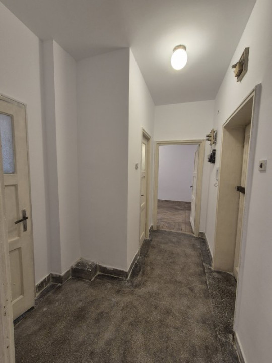 Apartament  2 camere, decomandat - Barbu Văcărescu 