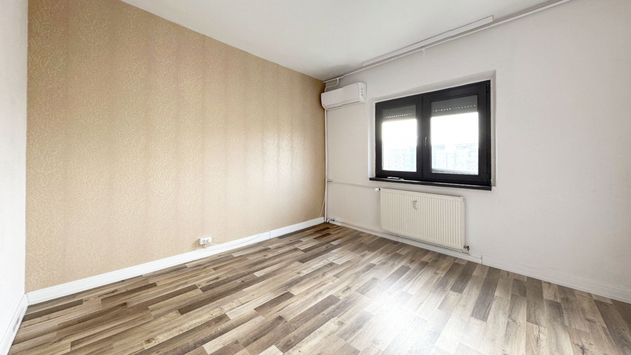 Apartament 3 camere, decomandat, 2 bai, vedere libera, Vitan.