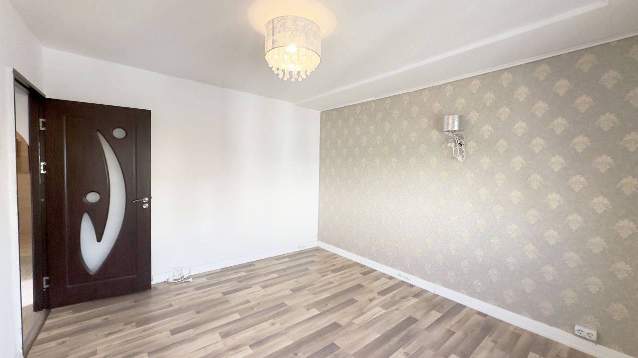 Apartament 3 camere, decomandat, 2 bai, vedere libera, Vitan.