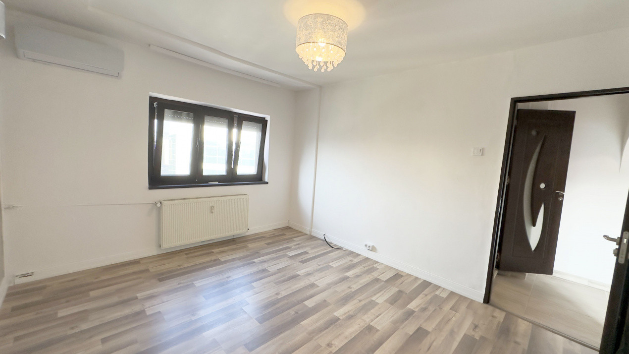 Apartament 3 camere, decomandat, 2 bai, vedere libera, Vitan.