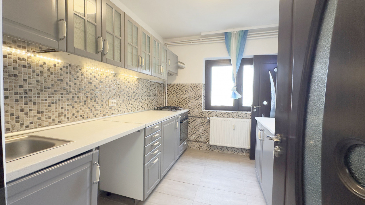 Apartament 3 camere, decomandat, 2 bai, vedere libera, Vitan.