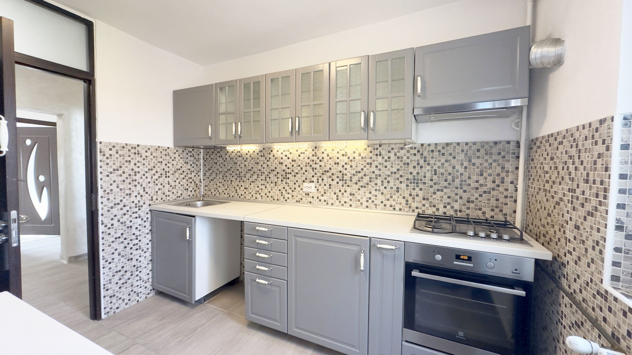 Apartament 3 camere, decomandat, 2 bai, vedere libera, Vitan.