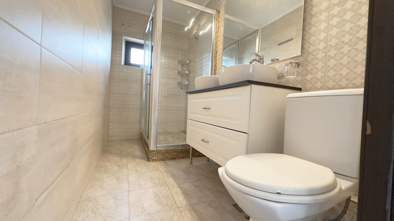 Apartament 3 camere, decomandat, 2 bai, vedere libera, Vitan.