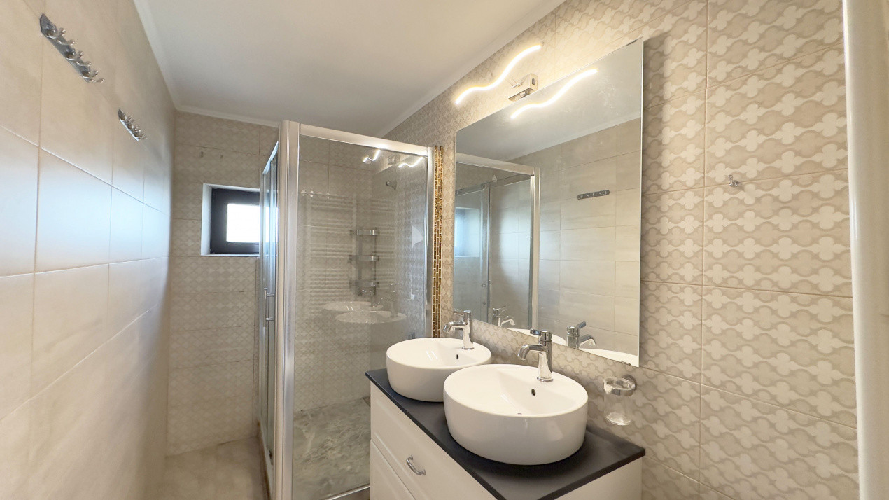 Apartament 3 camere, decomandat, 2 bai, vedere libera, Vitan.