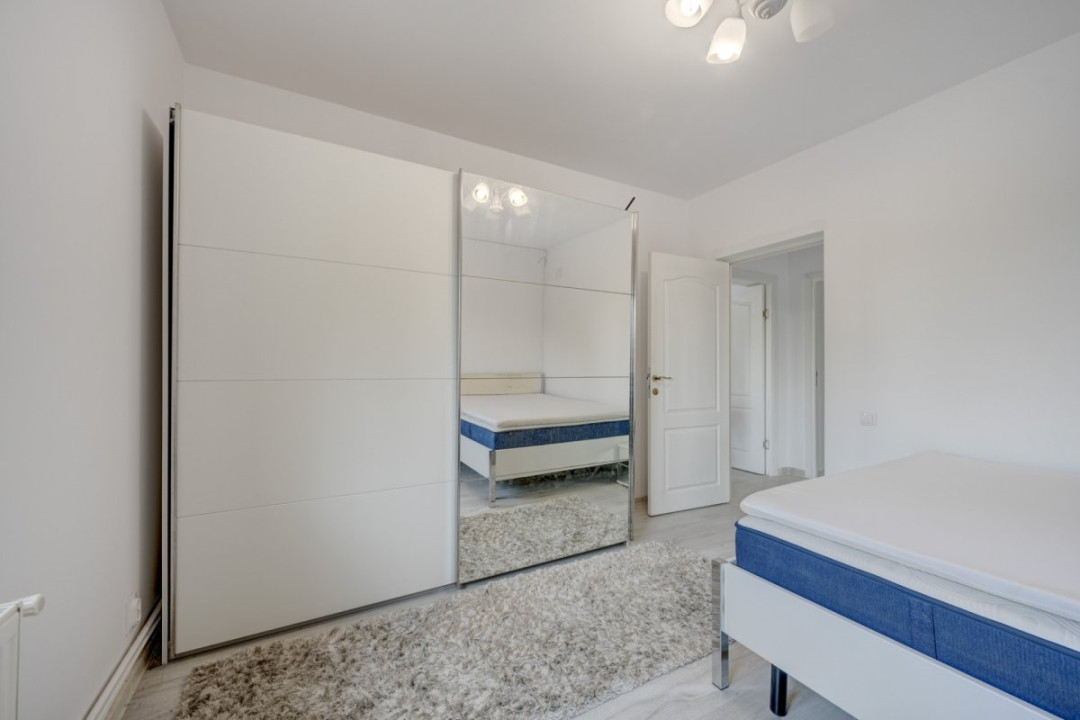 O proprietate imobiliară deosebită, formată din casă și mult teren! 