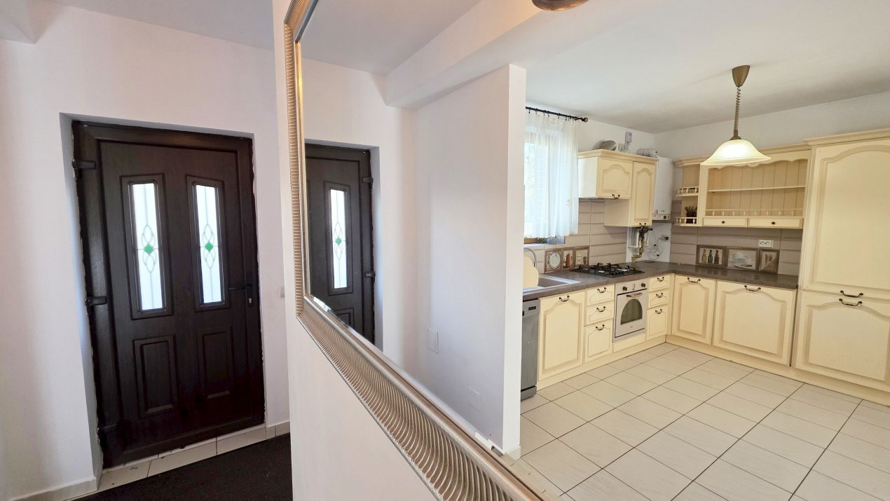 Green City. Casa frumoasa, gradina si liniste de vanzare