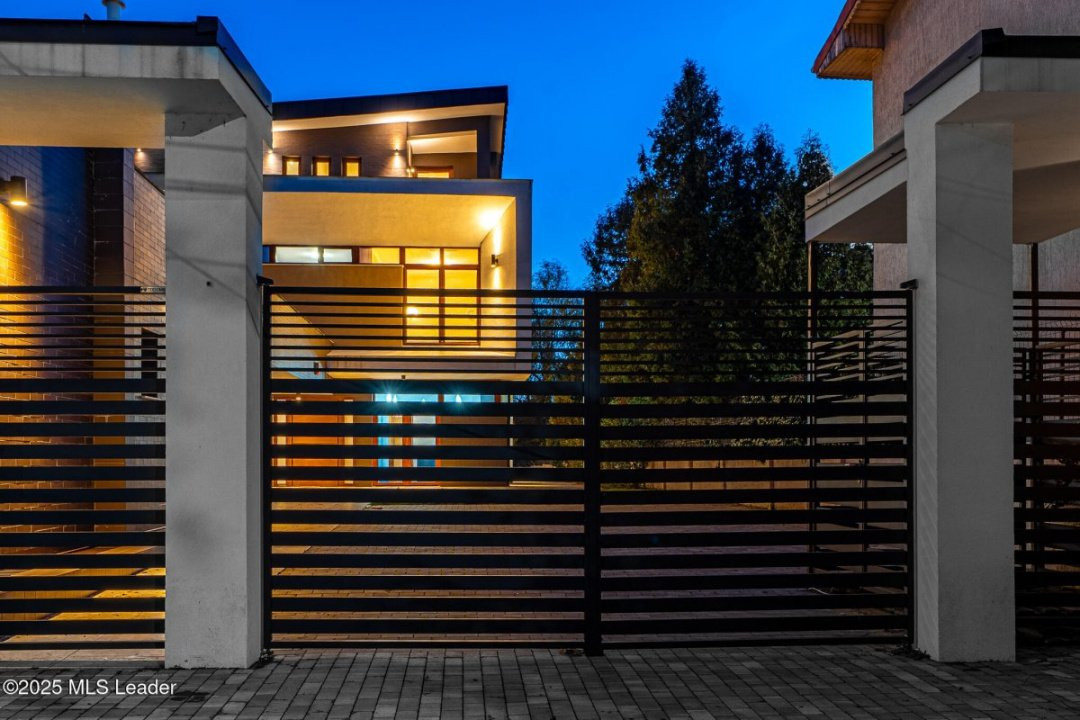 Casa TA de pe malul lacului Mogosoaia