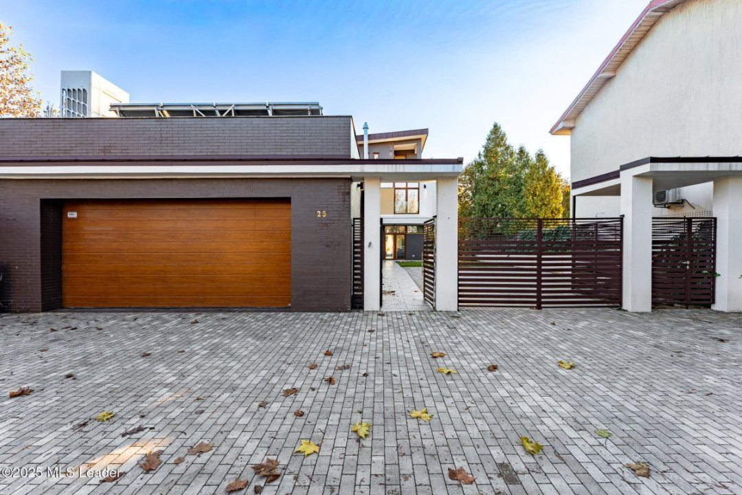 Casa TA de pe malul lacului Mogosoaia