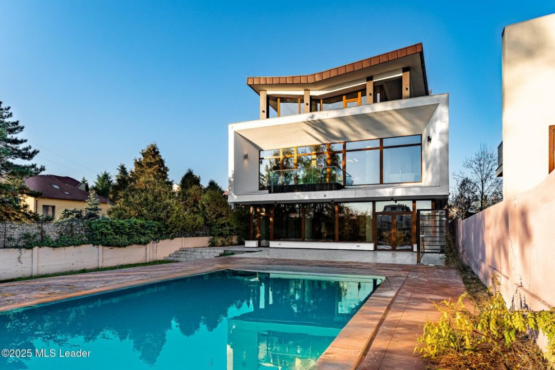 Casa TA de pe malul lacului Mogosoaia