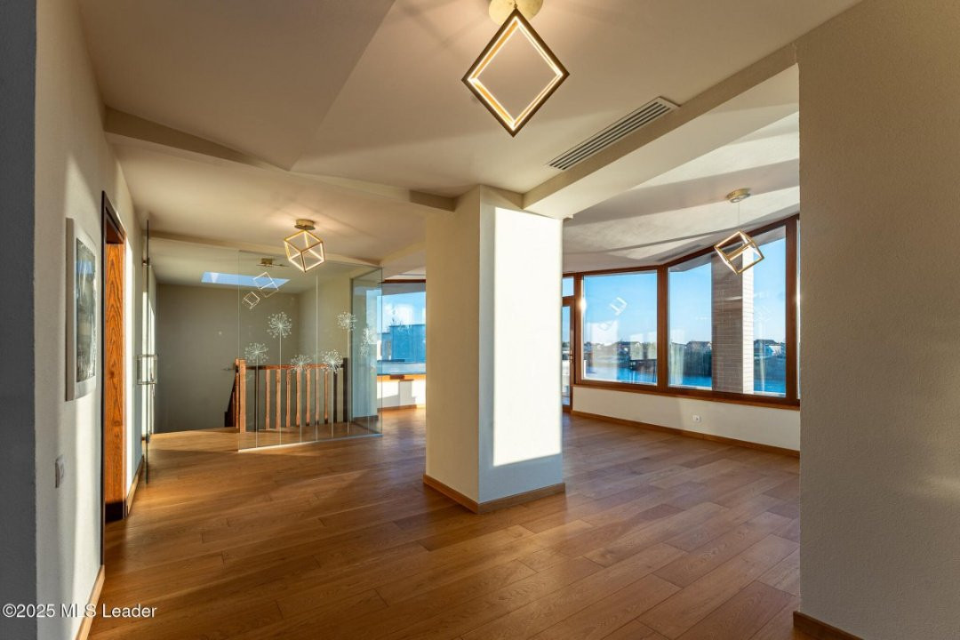 Casa TA de pe malul lacului Mogosoaia