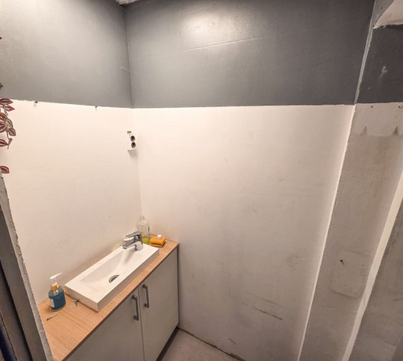 Spatiu comercial 37mp Universitate Batistei Stradal