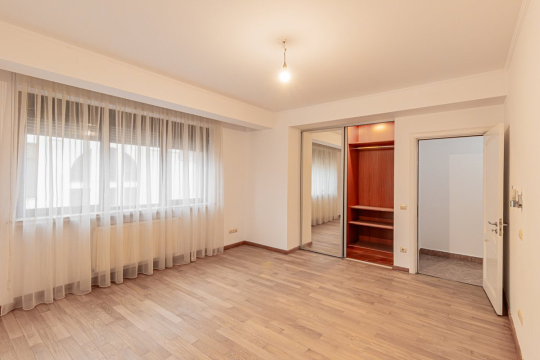 Vezi Parcul Kiseleff! Apartament spectaculos, 4 camere, 175mp