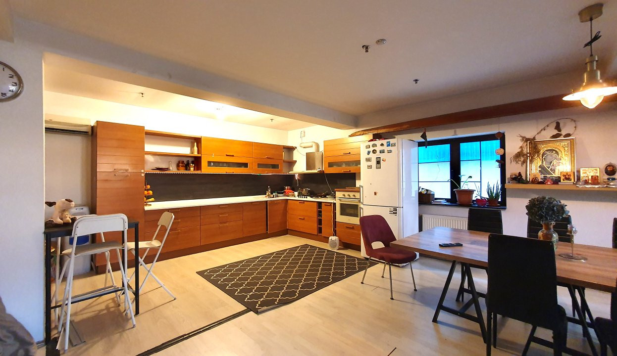 Casa de VANZARE in sector 5 Str. Antiaeriana resedinta sau after school