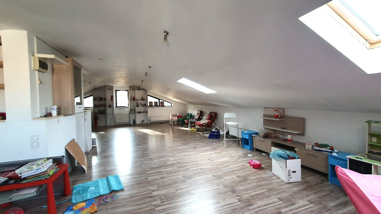 Casa de VANZARE in sector 5 Str. Antiaeriana resedinta sau after school