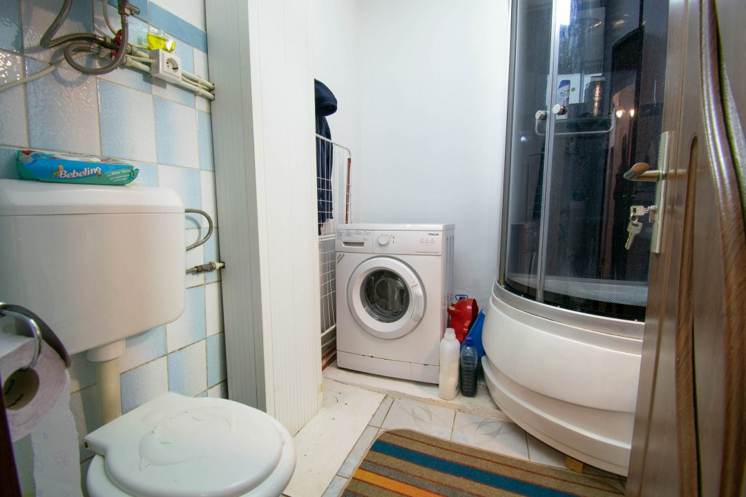 Stefanestii de Jos, 3 camere 70 mp,2 bai,centrala proprie,etaj 1/2