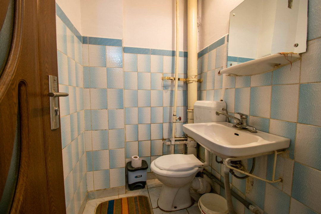 Stefanestii de Jos, 3 camere 70 mp,2 bai,centrala proprie,etaj 1/2