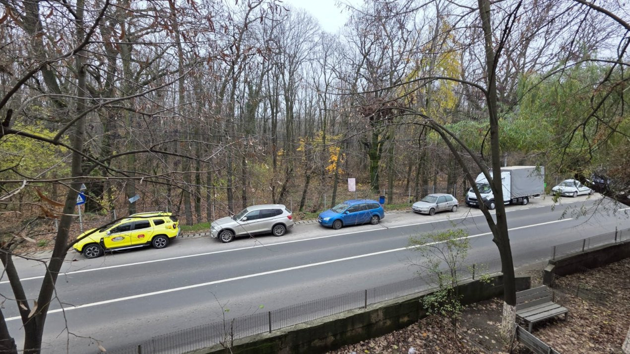 Stefanestii de Jos, 3 camere 70 mp,2 bai,centrala proprie,etaj 1/2