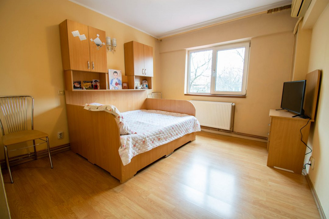 Stefanestii de Jos, 3 camere 70 mp,2 bai,centrala proprie,etaj 1/2