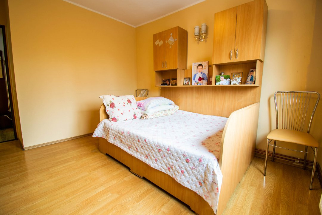 Stefanestii de Jos, 3 camere 70 mp,2 bai,centrala proprie,etaj 1/2