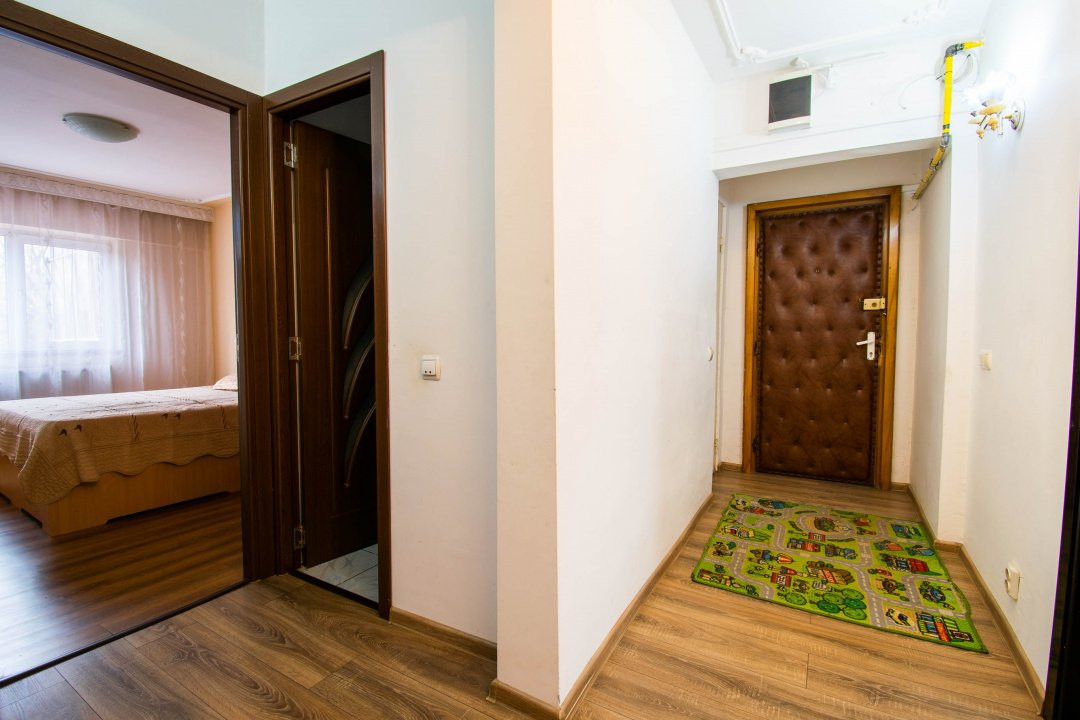 Stefanestii de Jos, 3 camere 70 mp,2 bai,centrala proprie,etaj 1/2