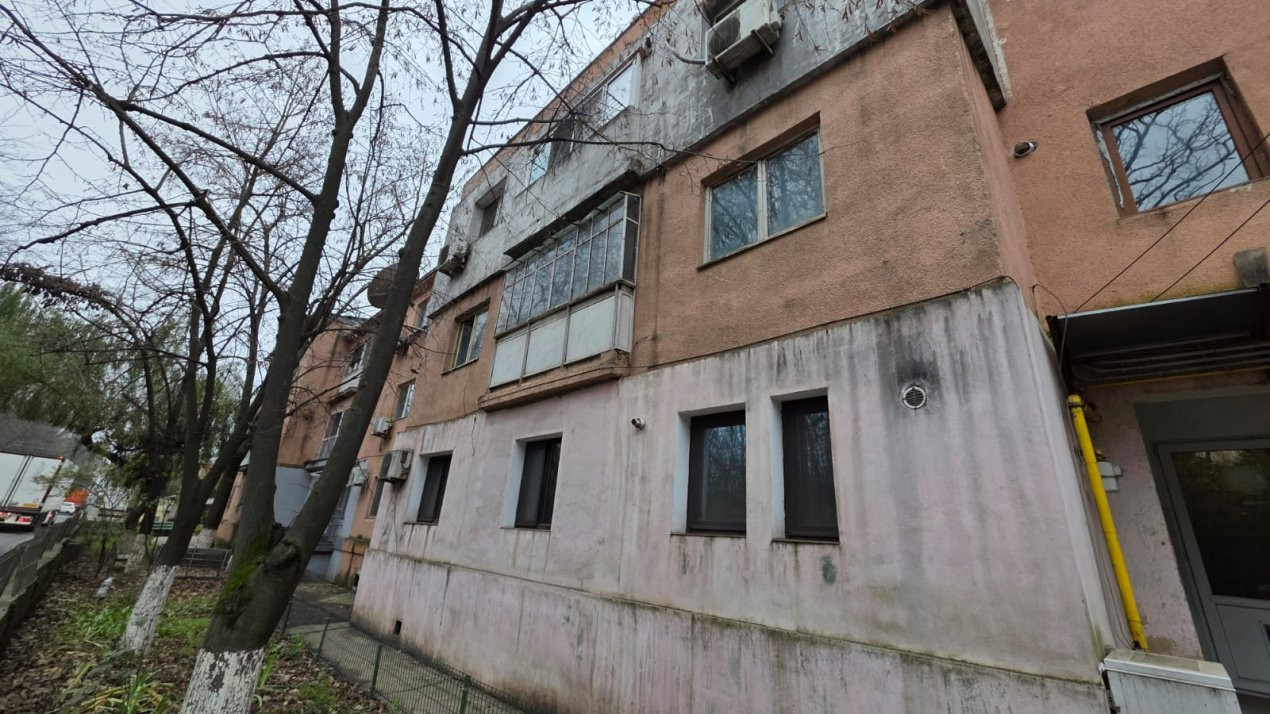 Stefanestii de Jos, 3 camere 70 mp,2 bai,centrala proprie,etaj 1/2