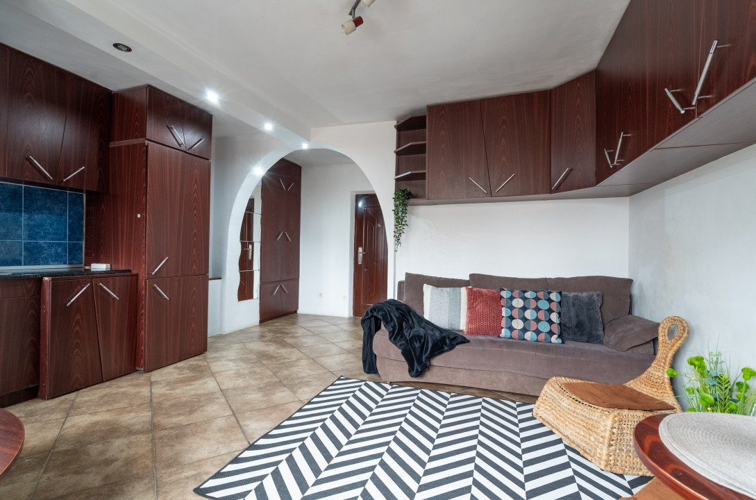 Garsoniera Crangasi - str. Padureni