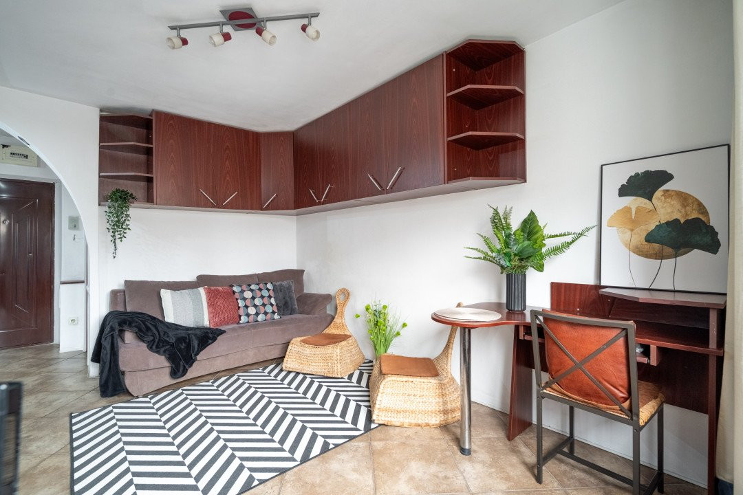 Garsoniera Crangasi - str. Padureni