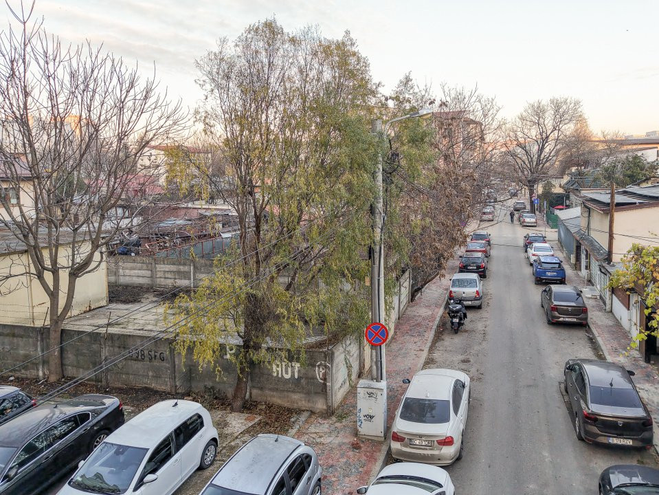 Teren imprejmuit, toate utilitatile, sector 3, Ramnicu Sarat