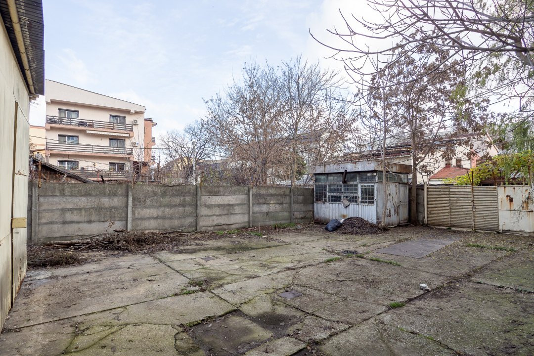 Teren imprejmuit, toate utilitatile, sector 3, Ramnicu Sarat