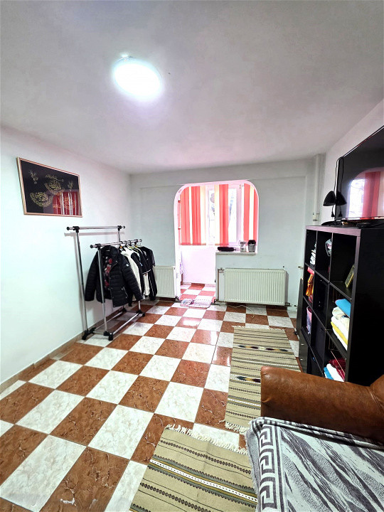 De vanzare 2 camere Lujerului - Ale Cetatuia(centrala proprie)