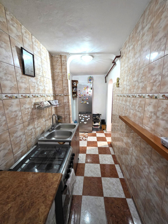 De vanzare 2 camere Lujerului - Ale Cetatuia(centrala proprie)