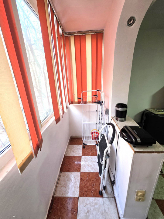 De vanzare 2 camere Lujerului - Ale Cetatuia(centrala proprie)