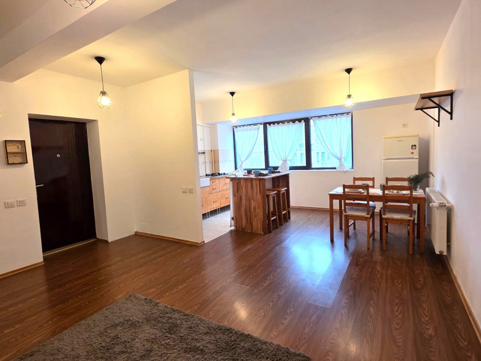 De vanzare 2 camere langa metrou Aparatori - Moldovita 