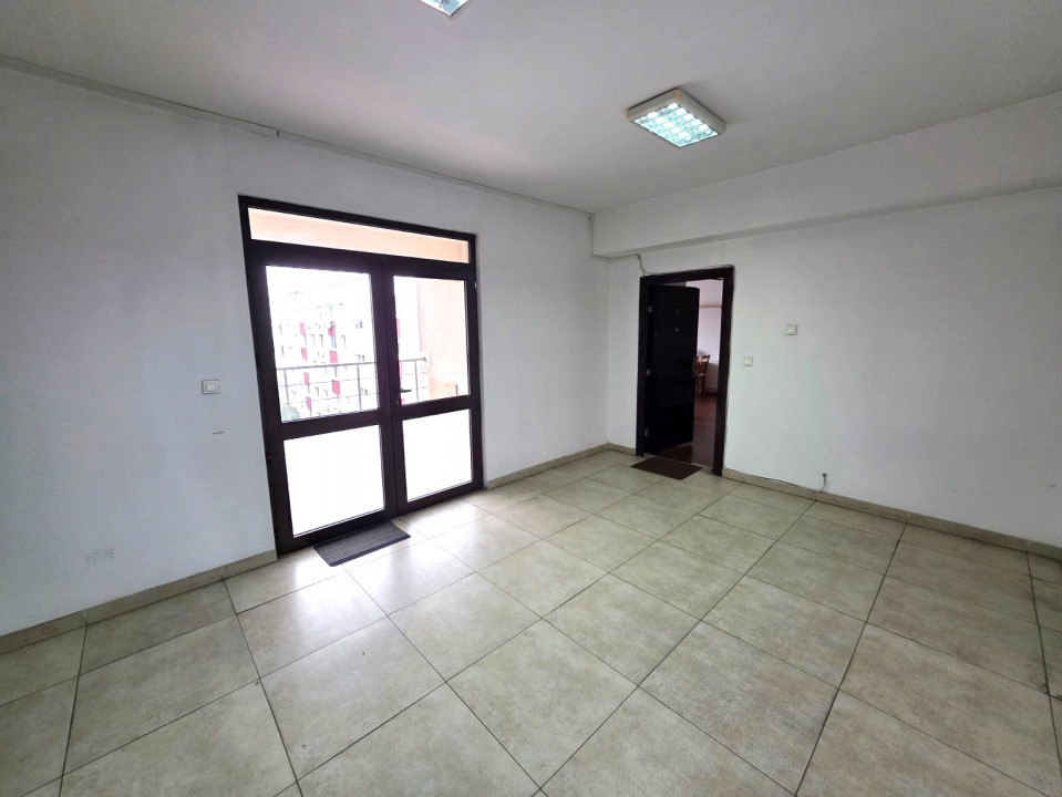 De vanzare 2 camere langa metrou Aparatori - Moldovita 