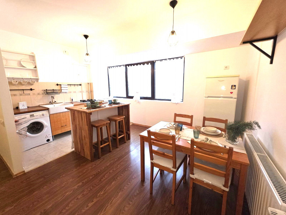 De vanzare 2 camere langa metrou Aparatori - Moldovita 