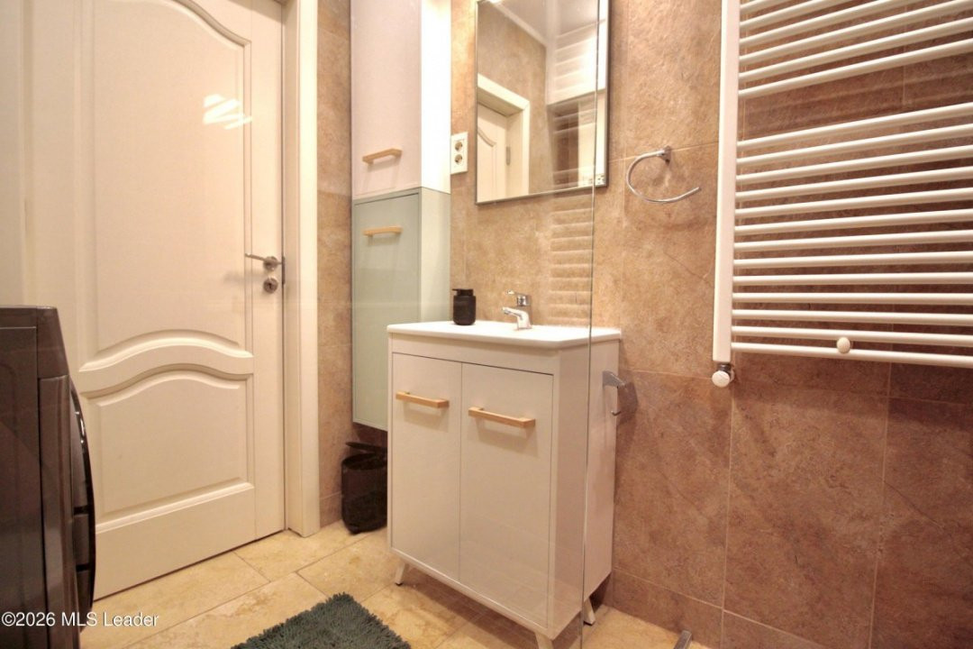 VASILE LASCAR- BATISTEI, STUDIO 41 MP, RENOVAT, LIBER, MOBILAT SI UTILAT COMPLET